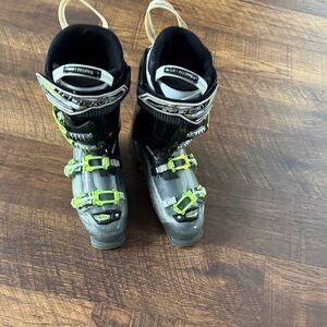Men's Tecnica Ski Boots Size 8.5